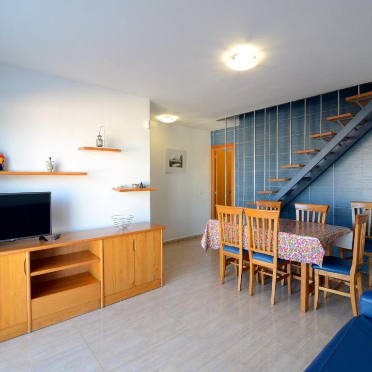 Apartment in Spain near Sandy Beach - Three-Bedroom Apartment - 8