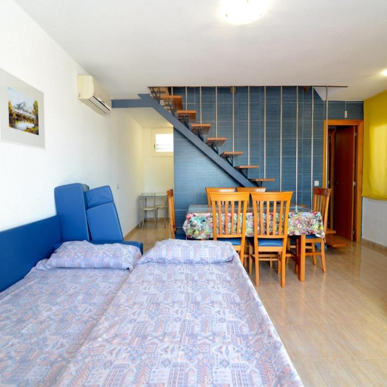 Apartment in Spain near Sandy Beach - Three-Bedroom Apartment - 5