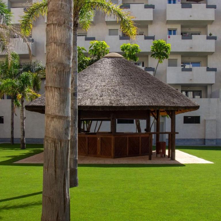 Apartment with nice Views, Pool & Parking - Apartamento de 2 dormitorios - 35