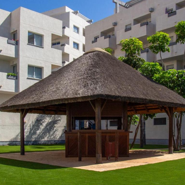 Apartment with nice Views, Pool & Parking - Apartamento de 2 dormitorios - 39