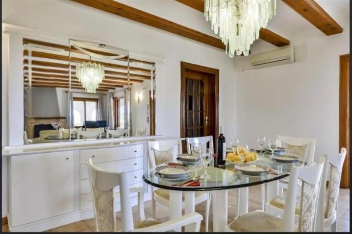 Villa Mar - Four-Bedroom House - 27