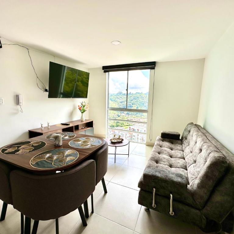 Lujoso apto central Urban - Three-Bedroom Apartment - 9