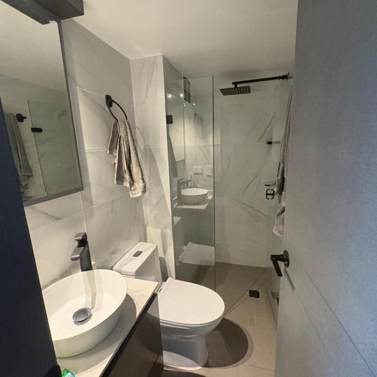 Hermoso Apartamento Entero, enseguida al terminal de transportes, cable aereo, tiendas D1 y Dollar City - Apartamento de 3 dormitorios - 19