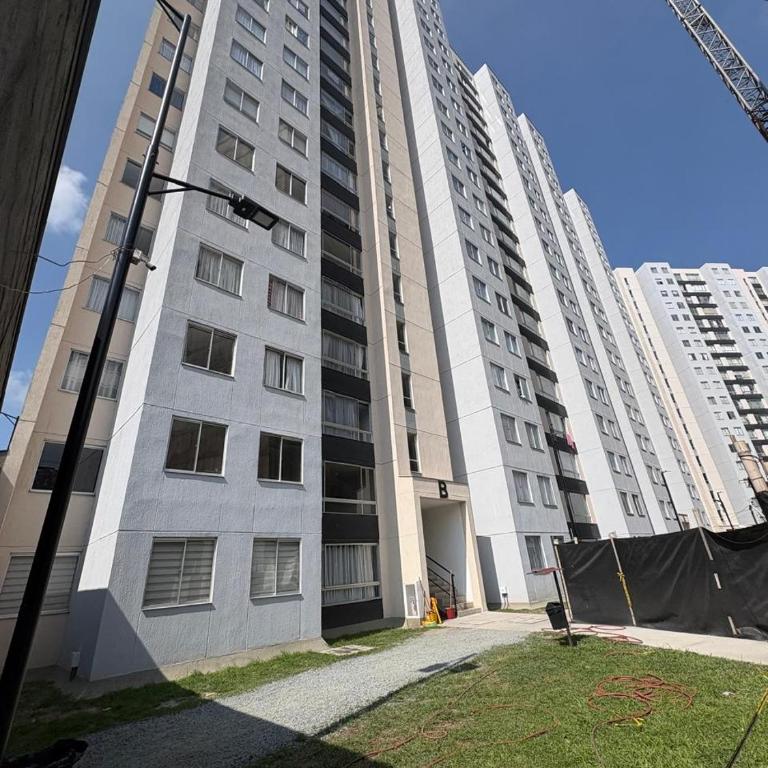 Hermoso Apartamento Entero, enseguida al terminal de transportes, cable aereo, tiendas D1 y Dollar City - Apartamento de 3 dormitorios - 8