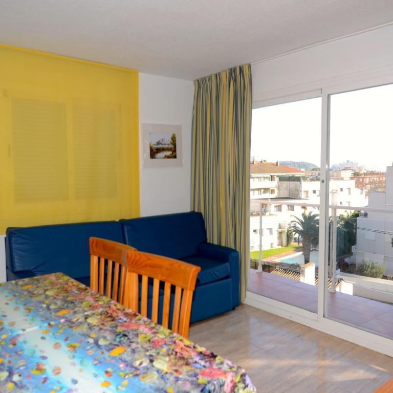 Apartment in Spain near Sandy Beach - Three-Bedroom Apartment - 6
