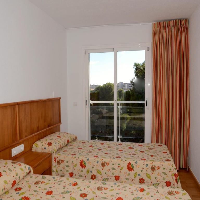 Apartment in Spain near Sandy Beach - Three-Bedroom Apartment - 8