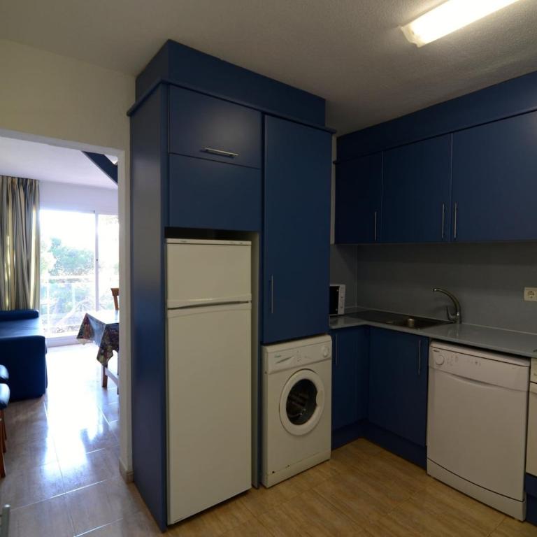 Apartment in Spain near Sandy Beach - Three-Bedroom Apartment - 2