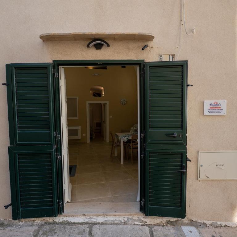 Cristina's Family House - One-Bedroom Apartment - 35