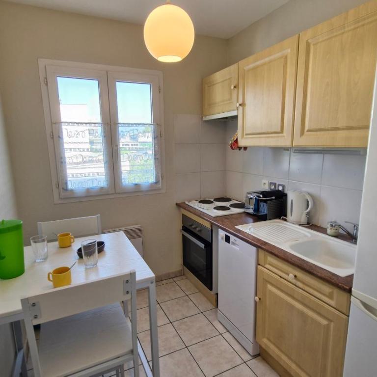 Royan - APPARTEMENT avec EMPLACEMENT IDEAL - terrasse - garage privatif - Apartamento de 2 dormitorios - 13