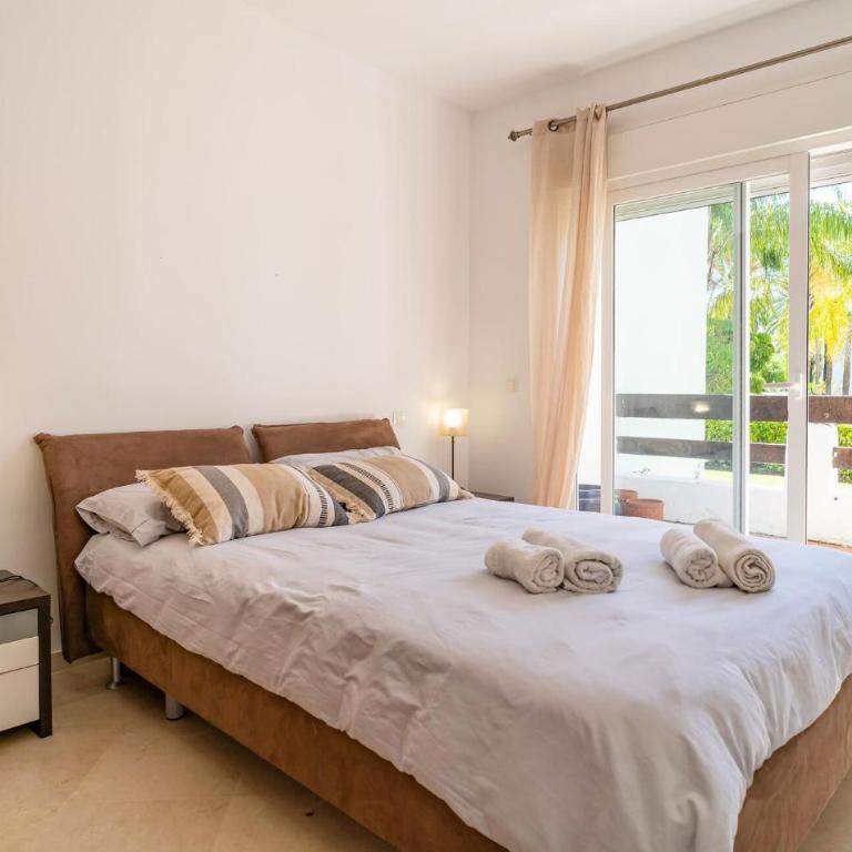 Cozy Apartment In Estepona With Wifi - Two-Bedroom Apartment - 4