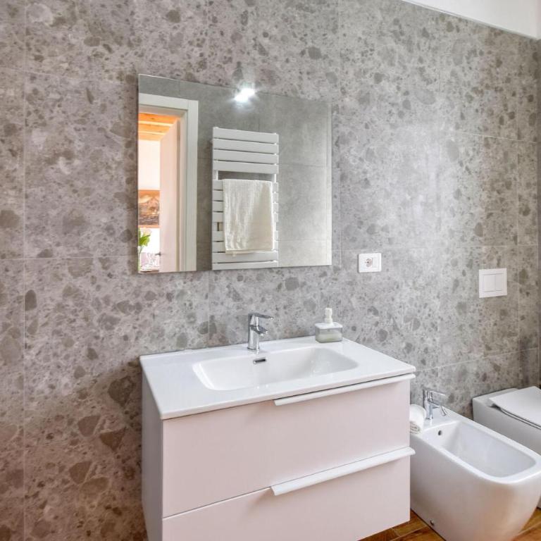 1 Bedroom Stunning Apartment In Chiavari - Appartamento con 1 Camera da Letto - 11