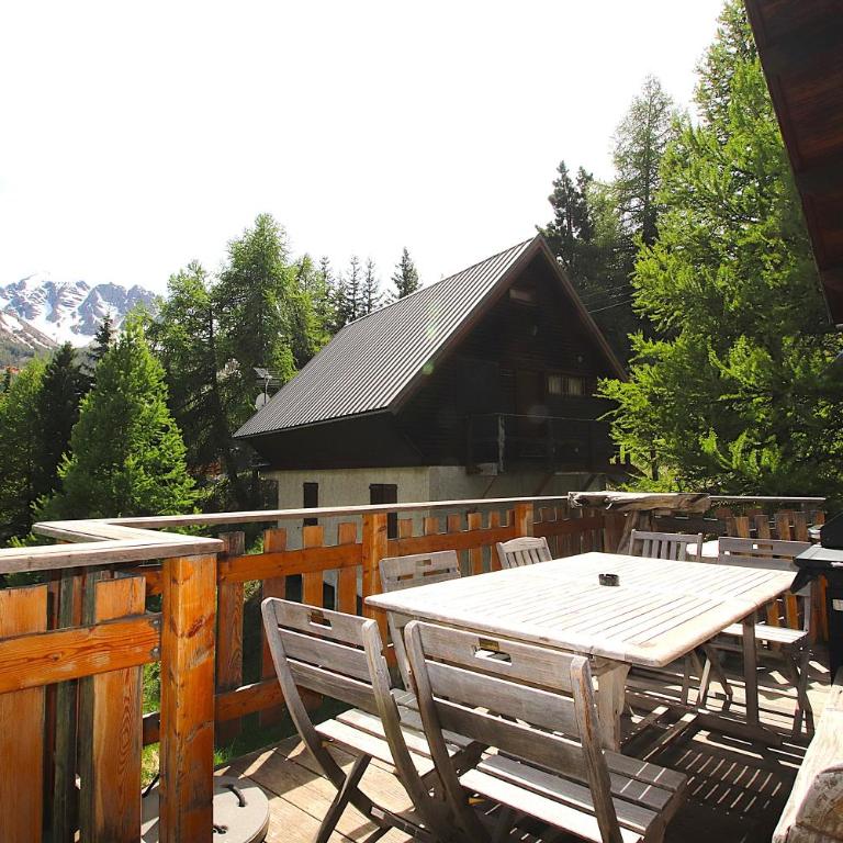 Ski-in/Ski-out Chalet, Quiet Location, and Jacuzzi - Chalet - 29