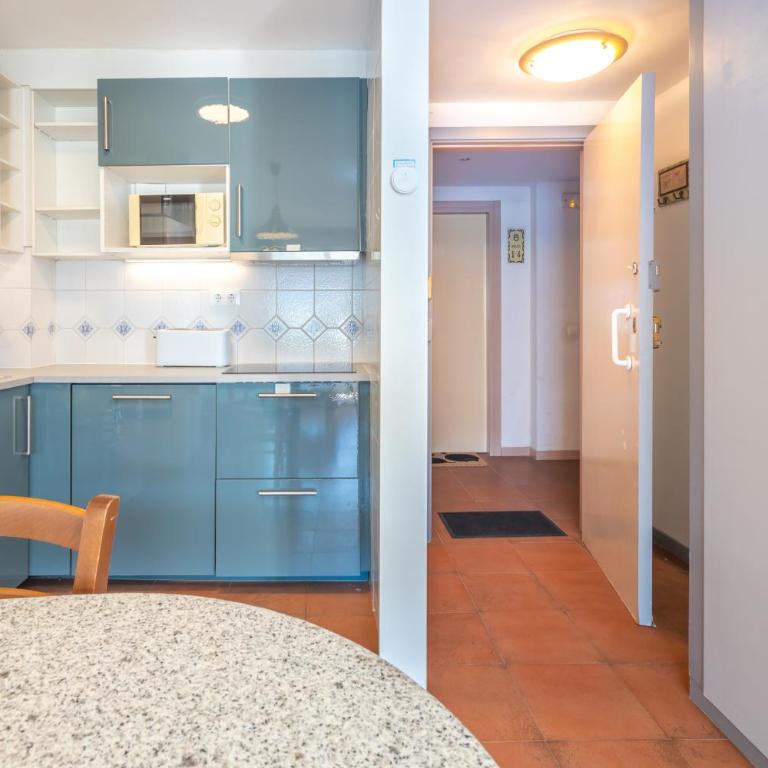 V029 - Royal Marina - One-Bedroom Apartment - 13