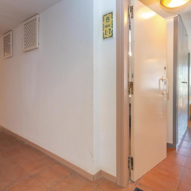 V029 - Royal Marina - One-Bedroom Apartment - 31