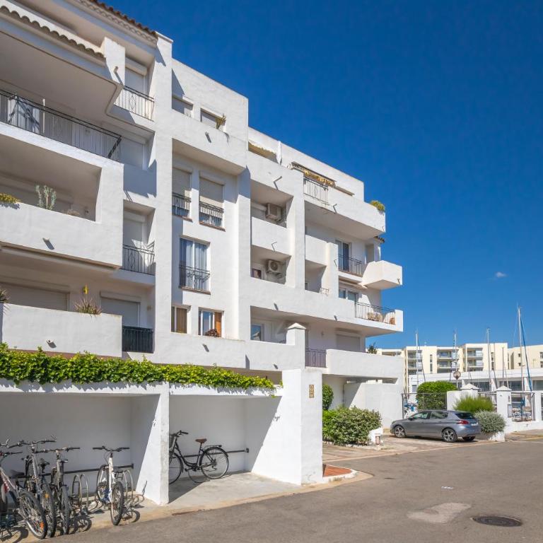 V029 - Royal Marina - One-Bedroom Apartment - 32