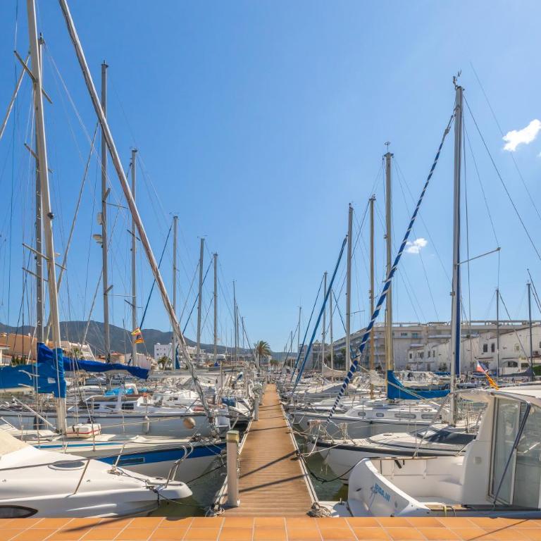 V029 - Royal Marina - One-Bedroom Apartment - 36