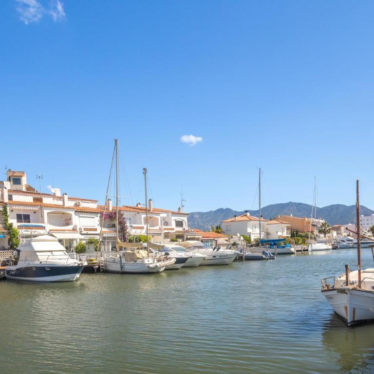 V029 - Royal Marina - One-Bedroom Apartment - 37