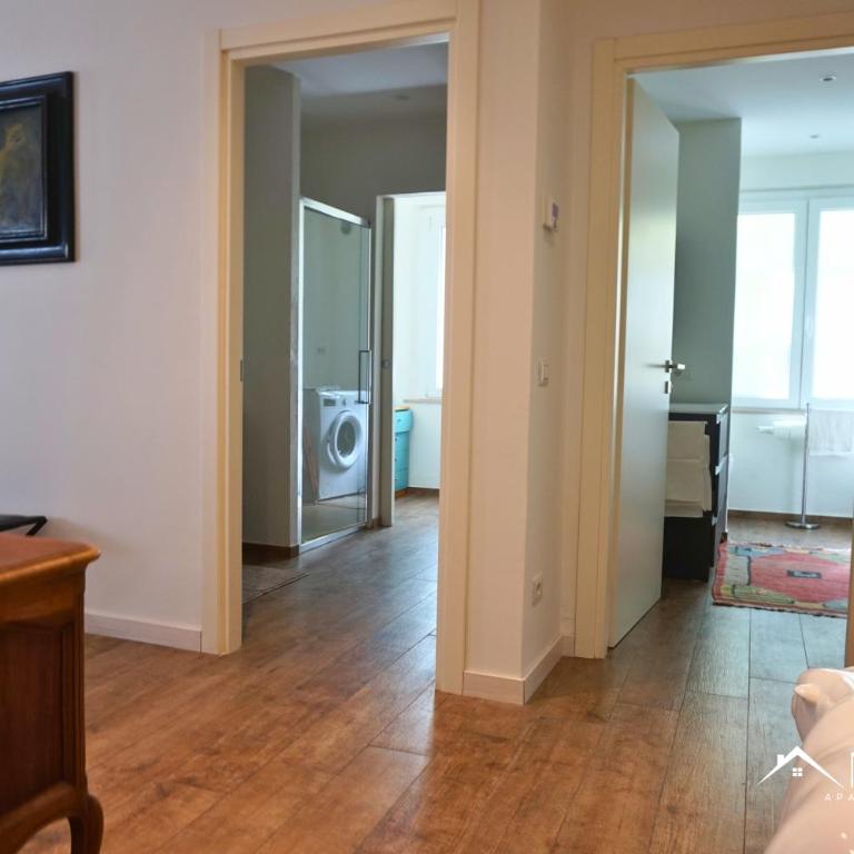Casa dell'Orso - Three-Bedroom Apartment - 22
