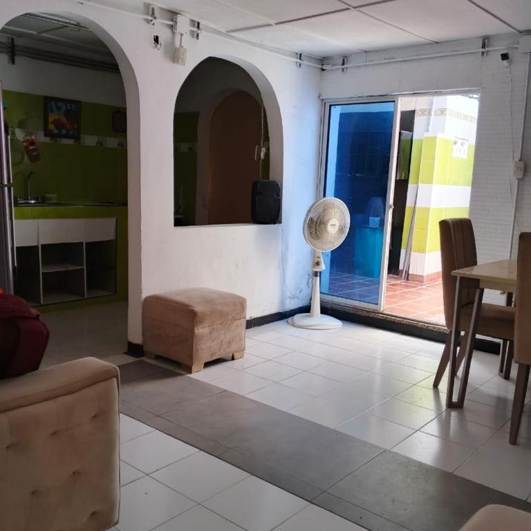 Shanty hostal - Habitación Compartida Mixta - 4 camas - 3