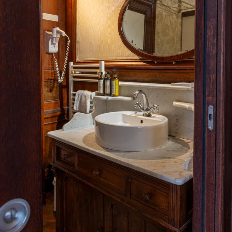 Château Hôtel Du Colombier - Chambre Double Supérieure - 9