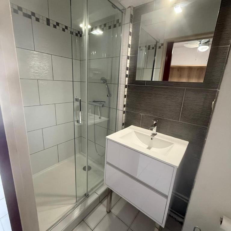 ARGELES PLAGE STUDIO PISCINE PARK PRIVATIF dans RES SECURISEE - Apartment mit 1 Schlafzimmer - 15