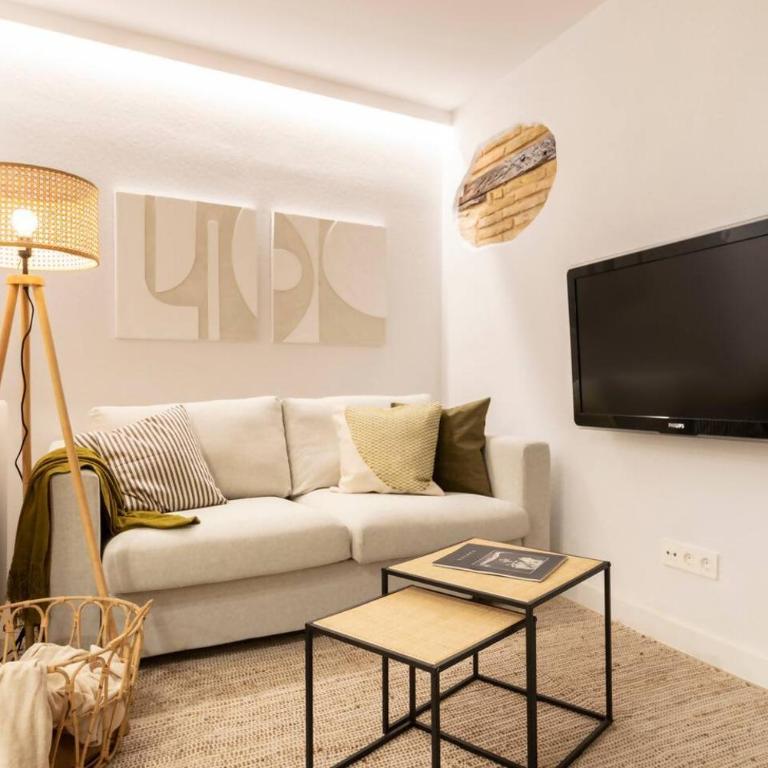 Precioso apartamento recién reformado pleno centro - Two-Bedroom Apartment - 1