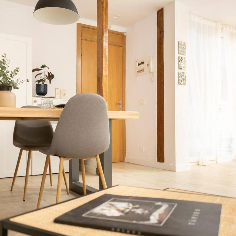 Precioso apartamento recién reformado pleno centro - Two-Bedroom Apartment - 2