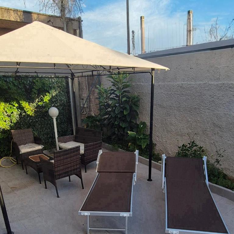 b&b THE WORLD - Camera Familiare con Vista Giardino - 6