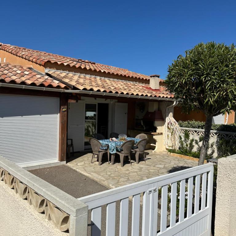 HOLIDAYLAND BAIE DES OLIVIERS VILLA 36m2 1chambre fermée 6 couchages ou VILLA 41M2 2chambres fermées 7 couchages - Villa 2 Chambres - 1