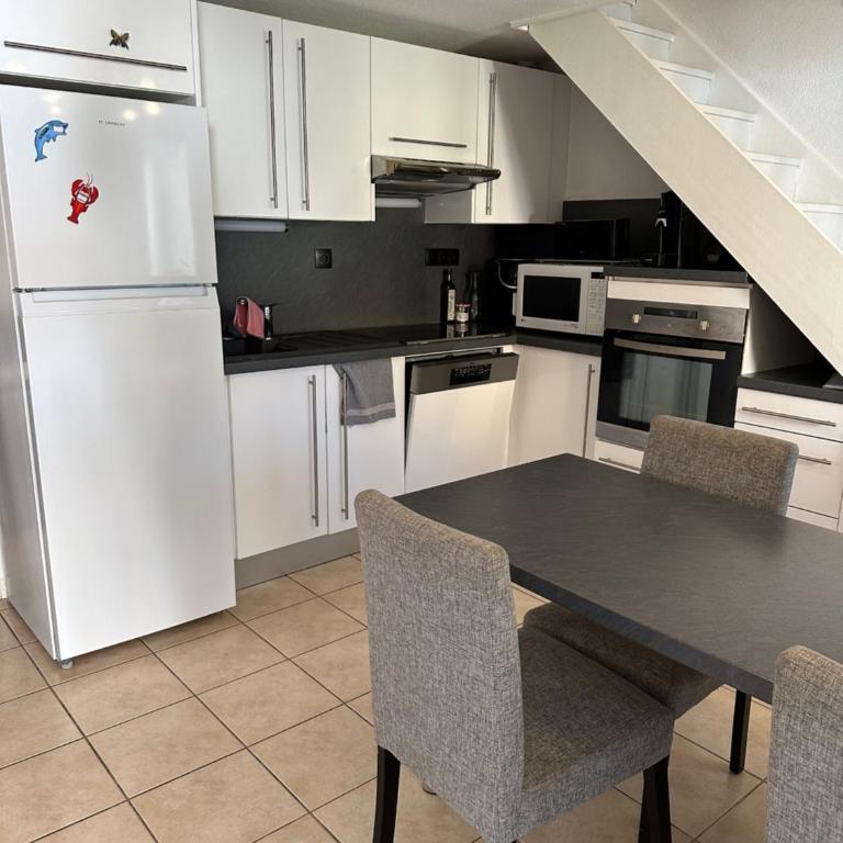 HOLIDAYLAND BAIE DES OLIVIERS VILLA 36m2 1chambre fermée 6 couchages ou VILLA 41M2 2chambres fermées 7 couchages - Villa 1 Chambre - 2