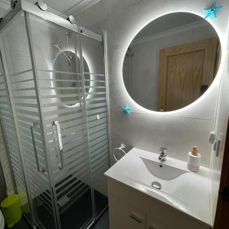 Apartamento con vistas al mar - Two-Bedroom Apartment - 23