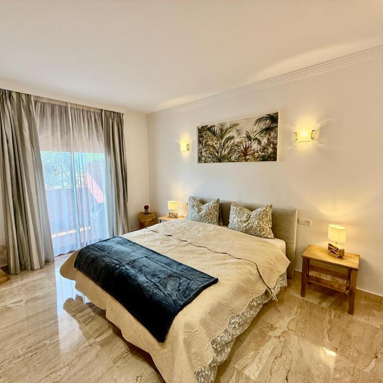 Dream Holidays by the Sea Estepona - Two-Bedroom Apartment - 12