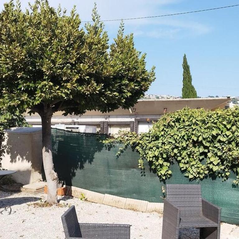 Appartement 4 p neuf dans haut de villa , clim, parking, jardin - Three-Bedroom Apartment - 9
