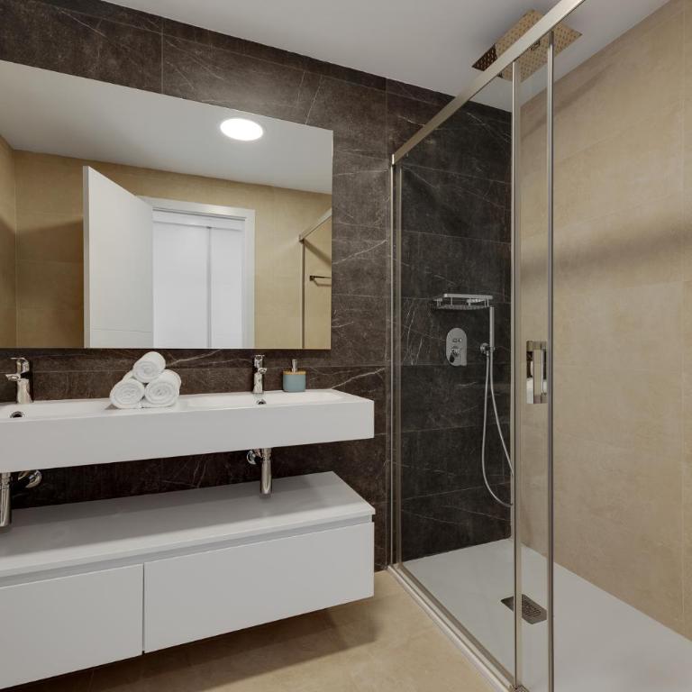 Apartment Olivia - Vista al Mar - Sunset Cliffs Benidorm - Two-Bedroom Apartment with Balcony and Sea View - 11
