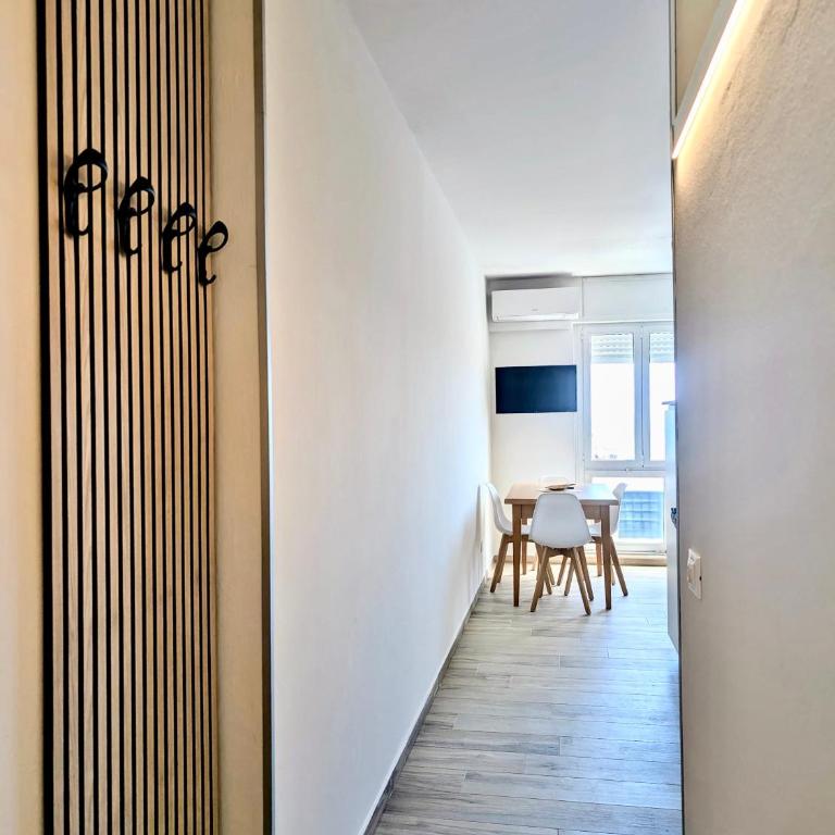 Suite 77 - One-Bedroom Apartment - 2