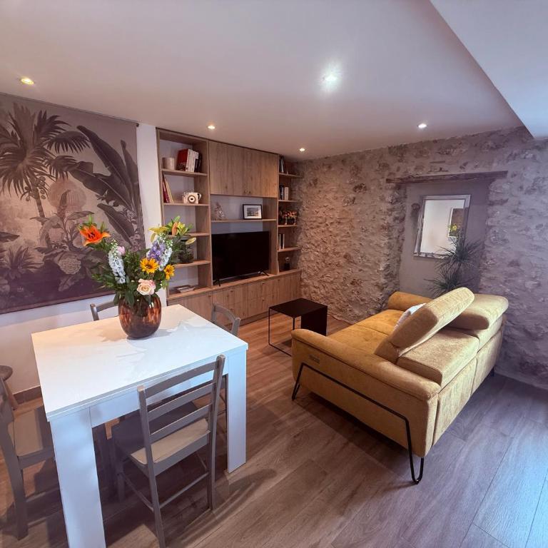 Charme, Pierres, Appartement Vieil Antibes - Apartment mit 2 Schlafzimmern - 1