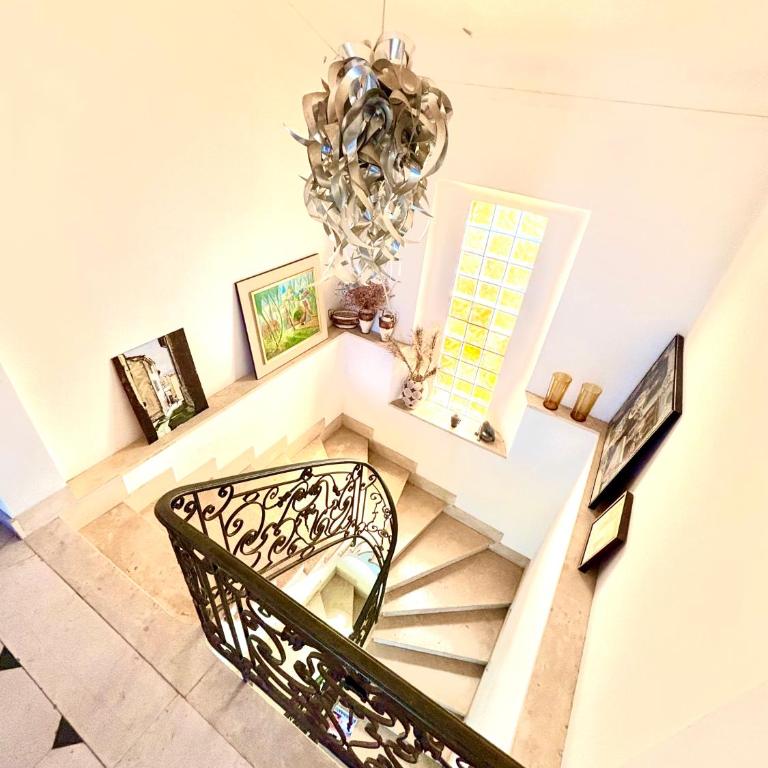 Villa Tricia Cannes - Chambre Double de Luxe avec Balcon - Vue Partielle sur Mer - 7