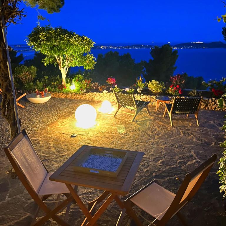 Expérience unique face à la mer et Porquerolles - Appartement - Vue sur Mer - 19