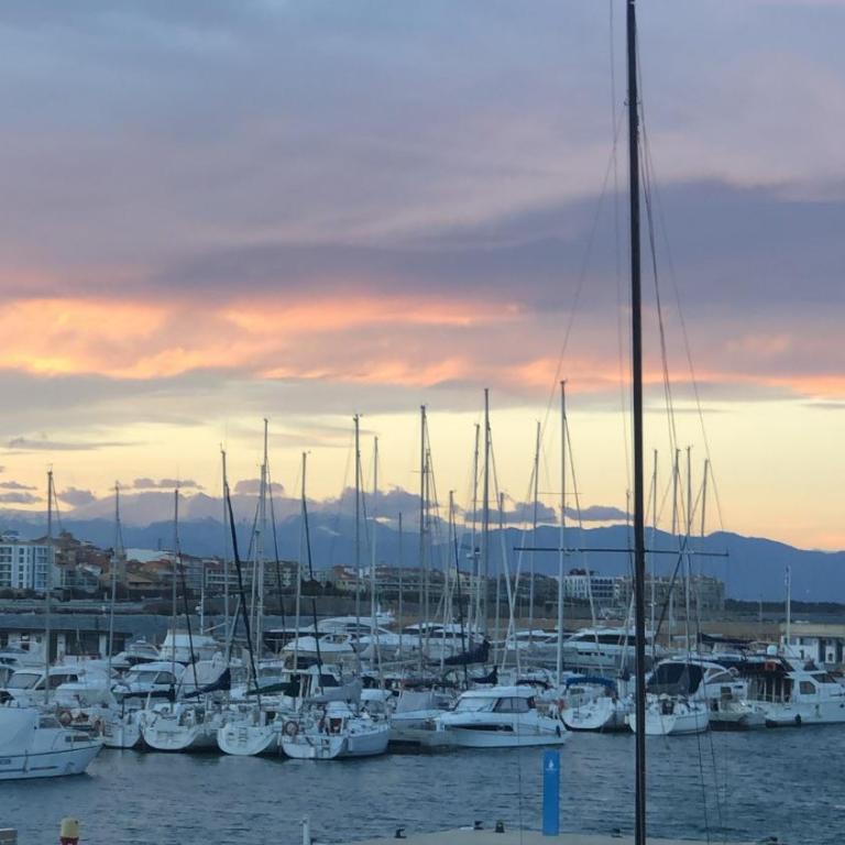 Sunny, seaside rental with pool - Apartamento de 1 dormitorio - 26