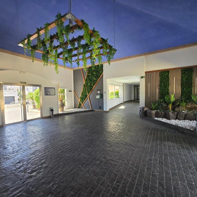 Superbe appartement avec solarium et piscine communautaire - Two-Bedroom Apartment - 6
