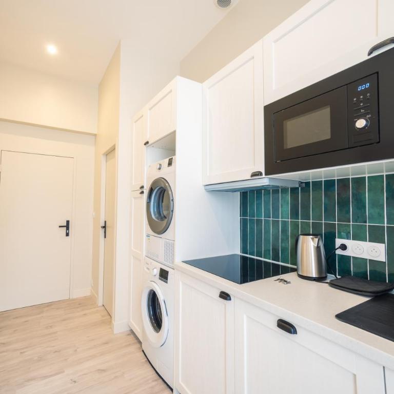 Magnifique appartement avec terrasse - Three-Bedroom Apartment - 10