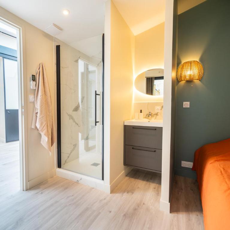 Magnifique appartement avec terrasse - Three-Bedroom Apartment - 14
