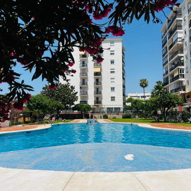 Los Boliches, pax6, wifi and pool - Apartamento de 3 dormitorios con vistas - 4