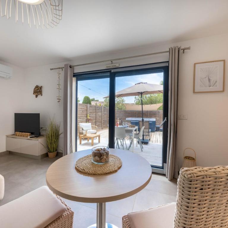 Gîtes Domaine de la Chapelle - Studio avec Terrasse - 24