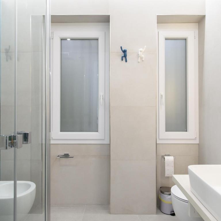 Domus suites - Camera Familiare con Bagno Privato - 2
