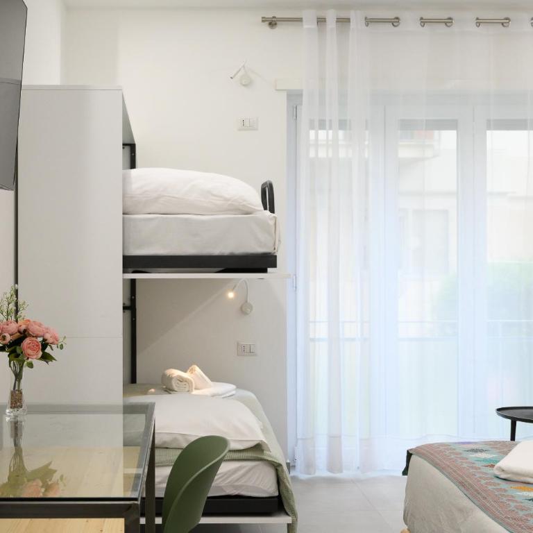 Domus suites - Camera Familiare con Bagno Privato - 11