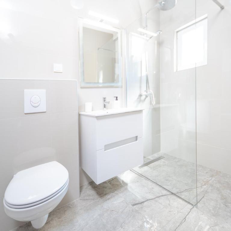 Apartmani Agape - Apartment with Sea View - 5