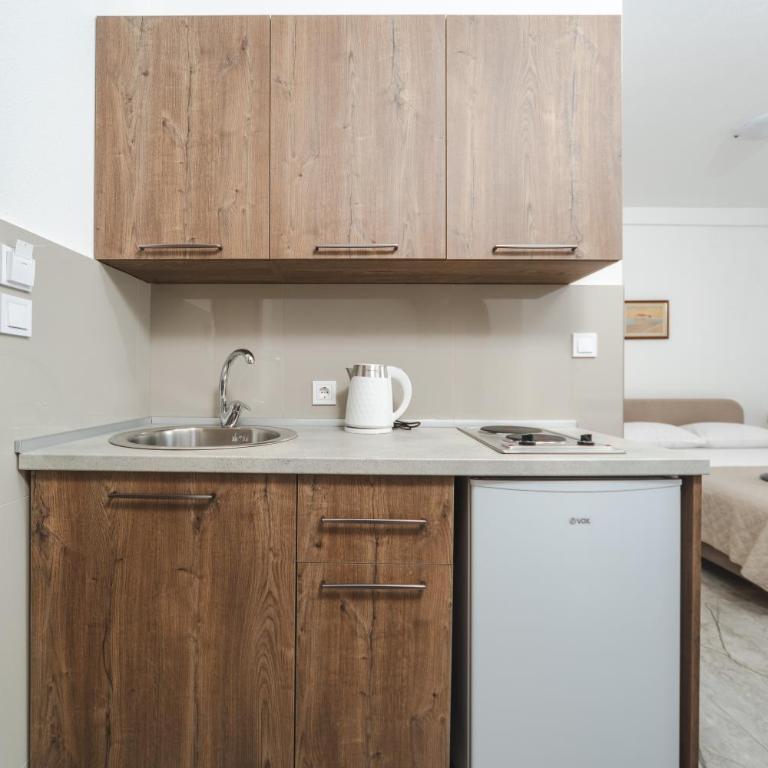 Apartmani Agape - Apartment with Sea View - 6