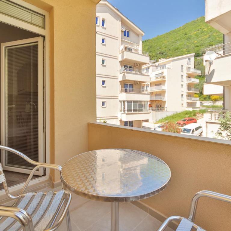 Apartmani Agape - Apartment with Garden View - 3