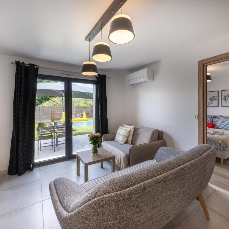 Gîtes Domaine de la Chapelle - Appartement 1 Chambre - Vue sur Piscine - 11